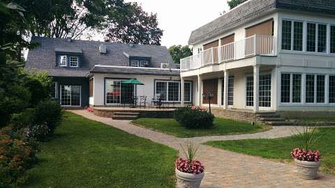 Auberge Gîte Le Fleurvil'B & B